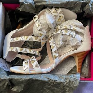 Vince Camuto Sandals